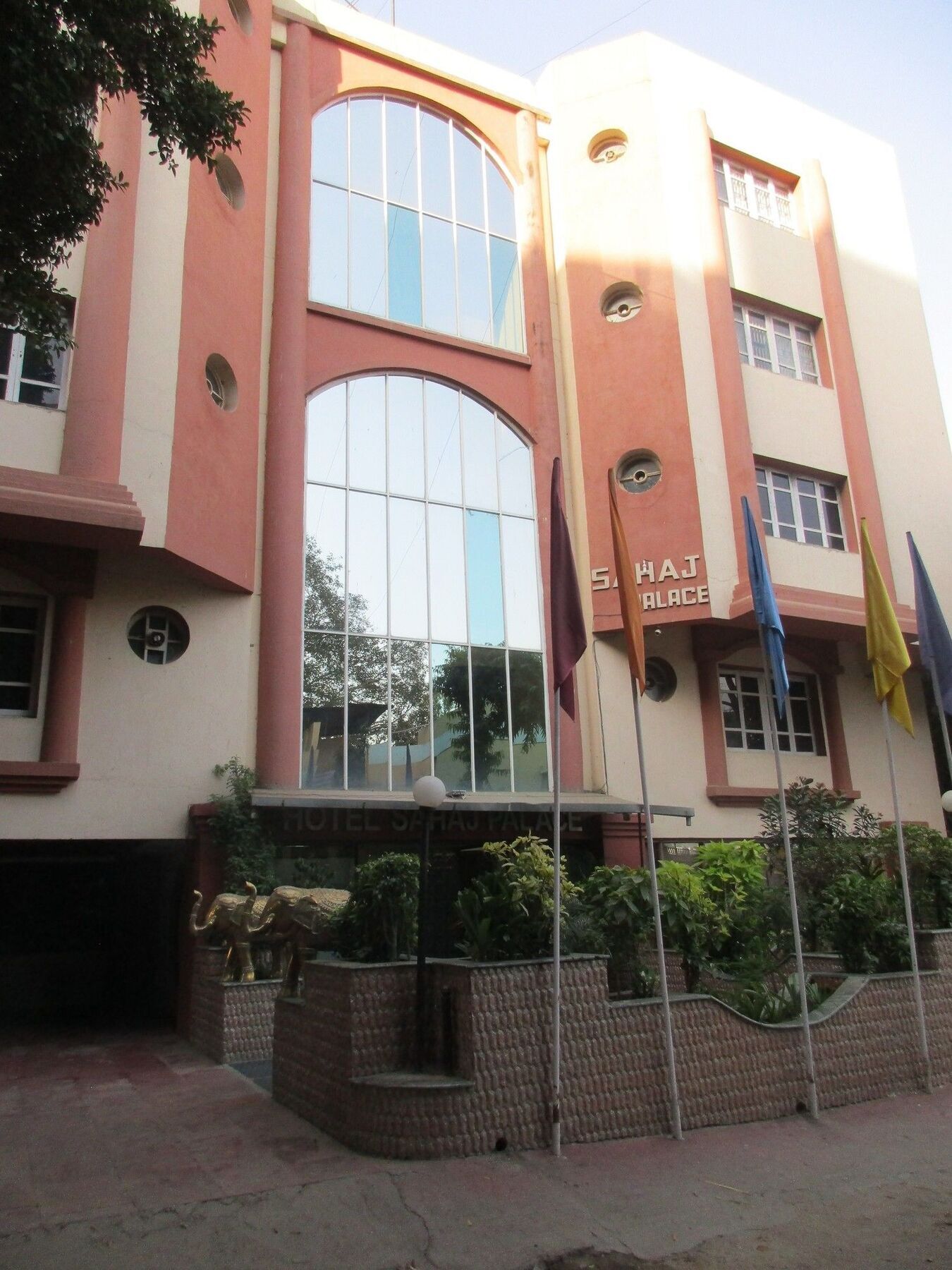 Hotel Sahaj Palace Ahmedabad Exterior foto
